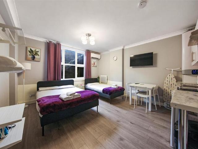 Fernhead Road, Maida Vale, London Studio to rent £1,300 pcm £300 pw