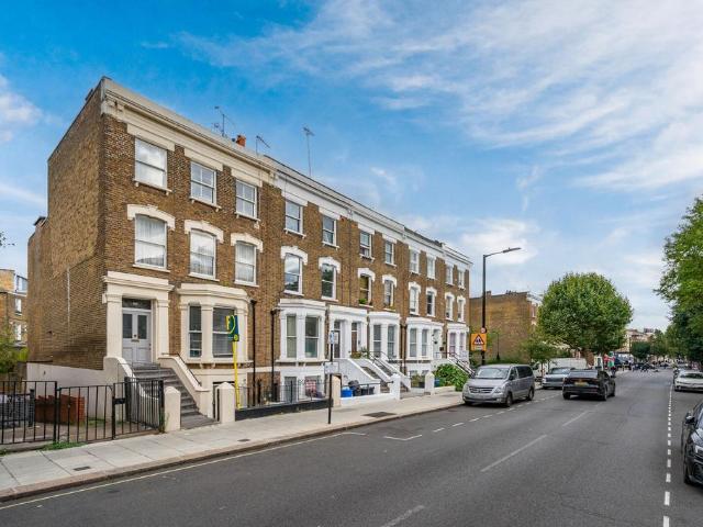 Fernhead Road, Maida Vale, London, W9 2 bed flat to rent £3,500 pcm £808 pw