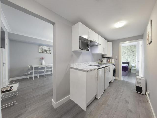 Fernhead Road, Maida Vale, London 1 bed flat to rent £1,850 pcm £427 pw