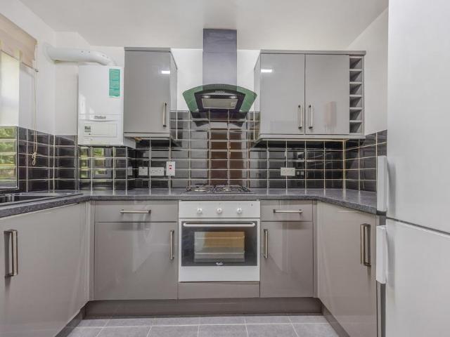 Fernleigh Close, Croydon, CR0 1 bed apartment to rent £1,350 pcm £312 pw