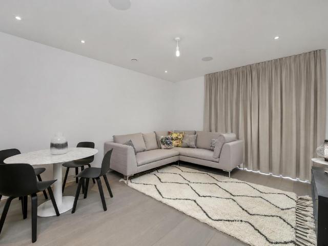 Fernshaw Road, Chelsea SW10, 2 bed flat to rent, £2,850 pcm | PrimeLocation