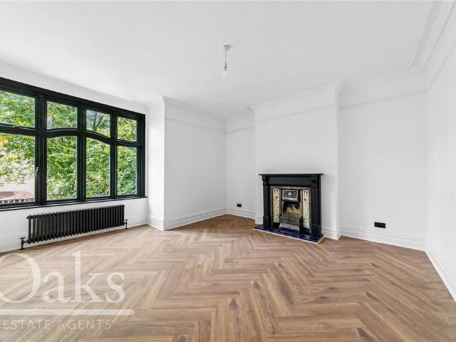 Fernwood Avenue, Streatham 2 bed apartment to rent £2,200 pcm £508 pw