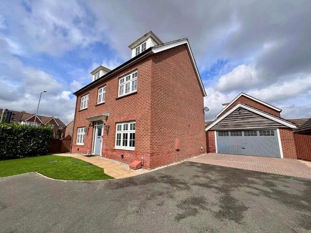 Fernywood Close, Worcester, WR2 5 bed detached house to rent £3,000 pcm £692 pw