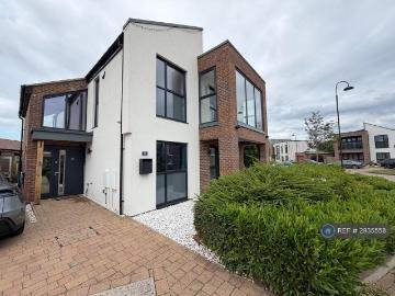 Ferranti Place, Milton Keynes, MK10 3 bed detached house to rent £5,000 pcm £1,154 pw