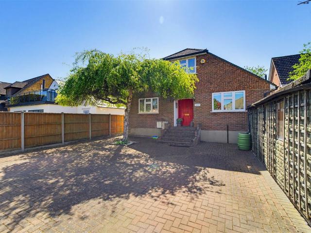Ferry Avenue, Staines Upon Thames TW18, 4 bed detached house to rent, £3,300 pcm | PrimeLocation