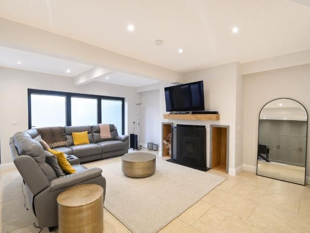 Ferry Avenue, Staines Upon Thames TW18, 4 bed detached house to rent, £3,250 pcm | PrimeLocation