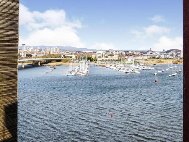 Ferry Court, CARDIFF, CF11 2 bed apartment to rent £1,350 pcm £312 pw