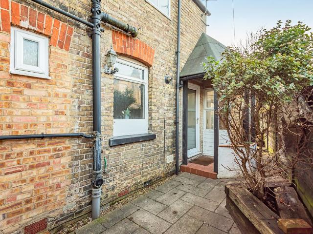 Ferry Hinksey Road, Oxford OX2, 1 bed flat to rent, £1,525 pcm | PrimeLocation