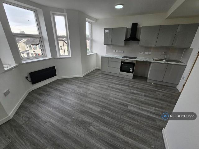 Ferry Road, Cardiff, CF11 1 bed flat to rent £1,000 pcm £231 pw