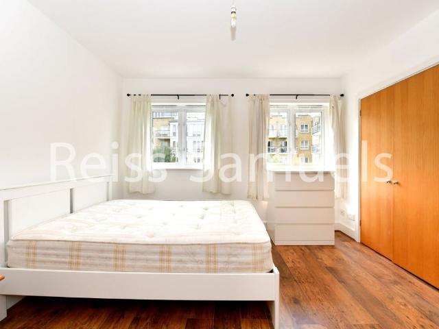Ferry Street, Isle Of Dogs, Canary Wharf, Docklands E14, 5 bed town house to rent, £4,000 pcm | PrimeLocation