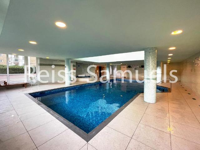 Ferry Street, Isle of dogs,London E14 5 bed terraced house to rent £5,200 pcm £1,200 pw