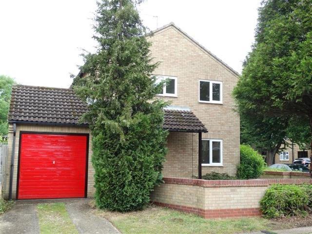 Ferryview, Orton Wistow PE2 6XL 3 bed semi detached house to rent £1,175 pcm £271 pw