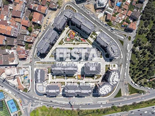 Festa'da Metrobüs5dk Güvenlik Otopark Yokuşsuz 3+1 Kiralık Daire