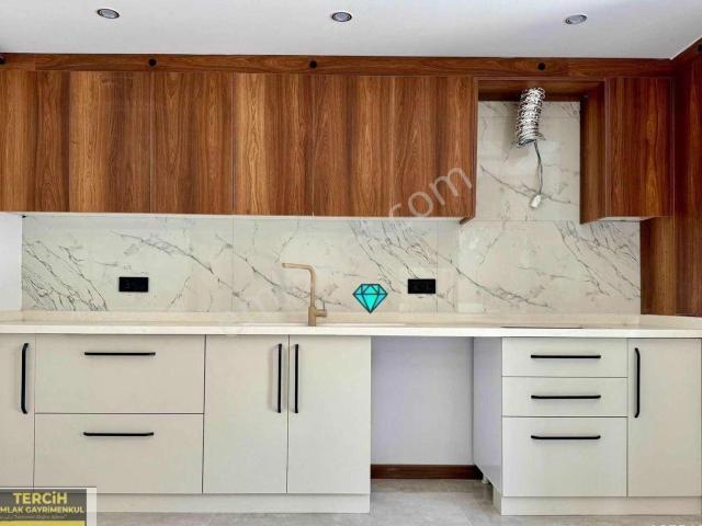 Fesleğen Diş Hastanesi Yanı 120 M² Sıfır Hazır Daire