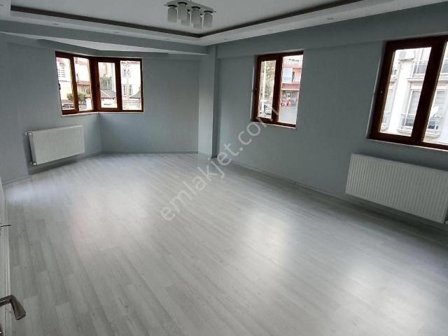 Fesleğen Mahallesinde Üç Tarafı Açık 3+1 Masrafsız Arakat Daire