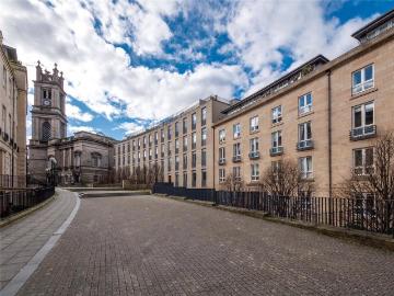 Fettes Row, Edinburgh, EH3 2 bed flat to rent £1,535 pcm £354 pw