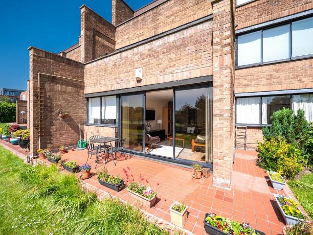 Fettes Rise, Edinburgh, Midlothian, EH4 2 bed flat to rent £2,000 pcm £462 pw