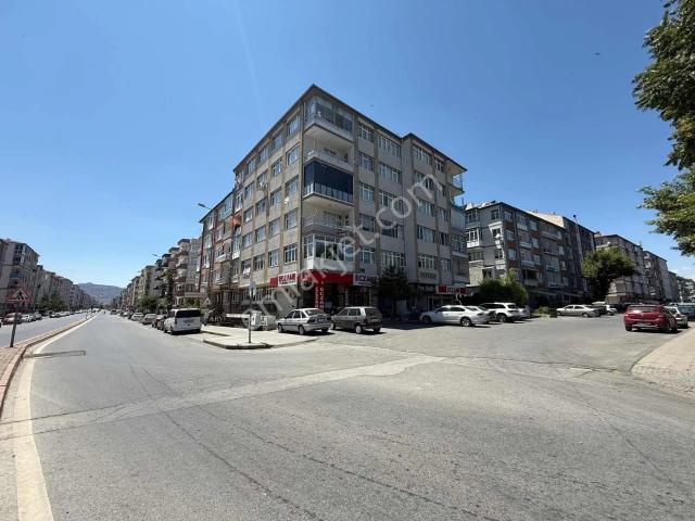 Fetanet Emlaktan Mevlana Da 3+1 Ara Kat Masrafsız Daire
