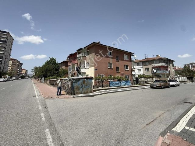 Fetanet Emlaktan Yenişehir Mahallesinde 3+1 Odalı Kombili Daire