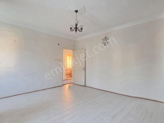 Fethiye Merkez'de Kiralık 2+1 80m2 Ara Kat Daire