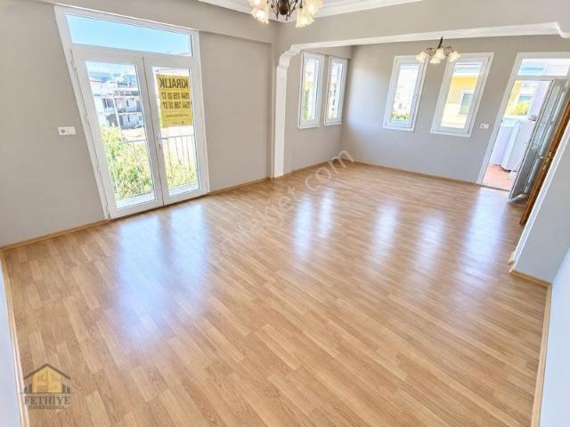 Fethiye Merkezi Konumda 2.kat 3+1 Geniş 150m2 Daire