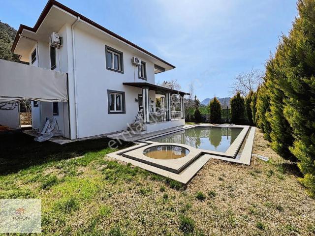 Fethiye Nif Mahallesinde Müstakil Havuzlu 4+1 Satılık Villa