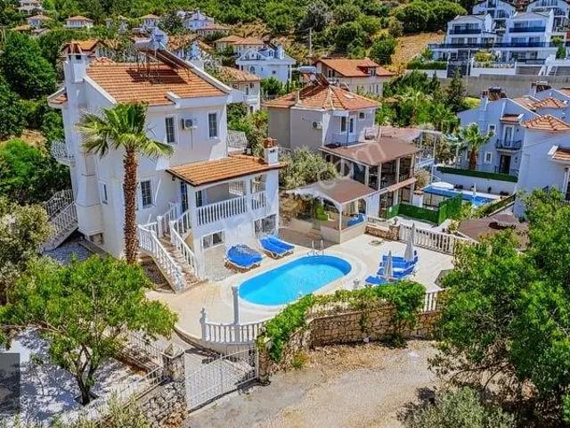 Fethiye Ölüdenizde Satılık 5+1 Villa