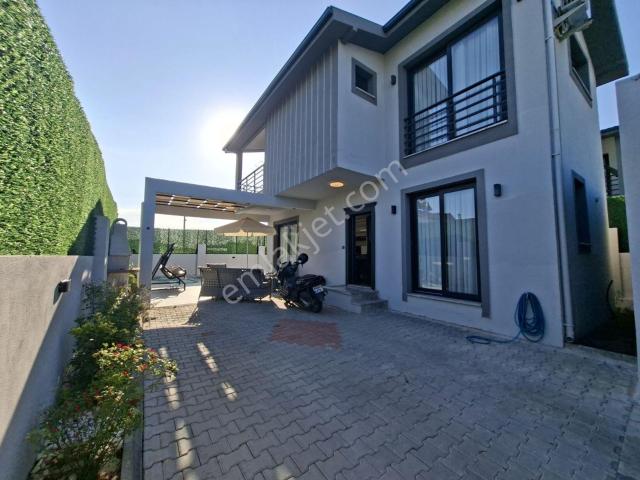 Fethiye Akarca Mah. Müstakil,havuzlu,eşyalı Kiralik Villa