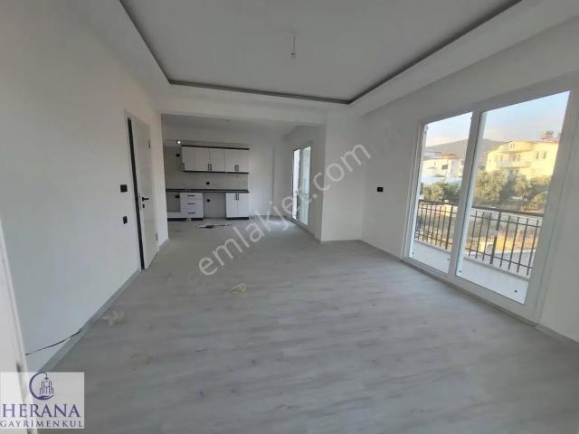 Fethiye Çamköy'de Geniş Kullanımlı Yeni Yapı 3+1