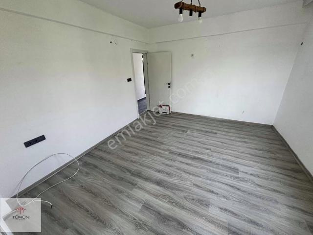 Fethiye Babataşı Mahallesinde Ara Kat 1+1 Kapalı Mutfak Daire