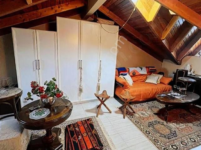 Fethiye Şehir Merkezinde Denize 2. Sıra Lüks Tripleks Villa