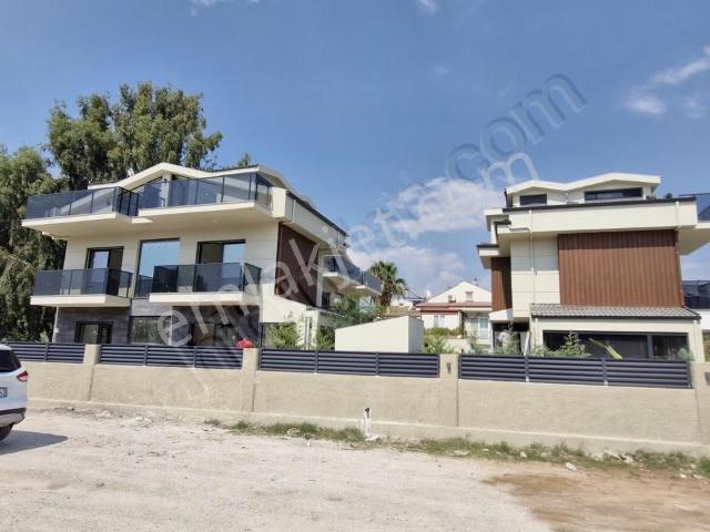 Fethiye Foça Da Denize Yürüme Mesafesinde Satılık Lüks 4+1 Villa