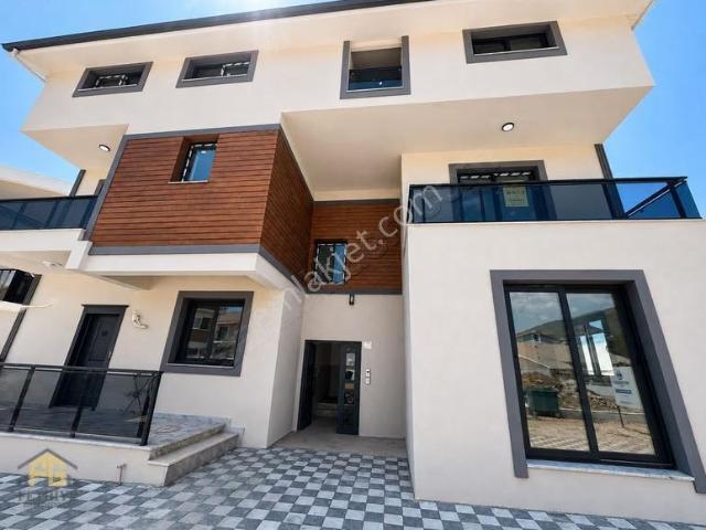 Fethiye Gayrimenkulden Çamköy Merkezde 3+1 Dubleks Yeni Yapı