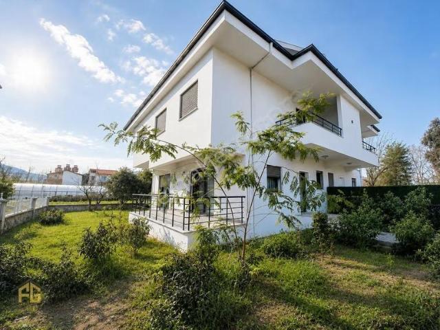 Fethiye Gayrimenkulden Babataşında 4+1 Eşyalı Villa