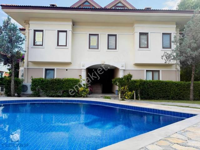 Fethiye Göcek 190 M2 3+1 Havuzlu Denize Sfır Satılık Daire