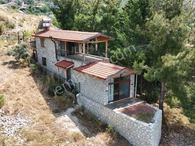 Fethiye Gökben'de Doğa Manzaralı Taş Vılla