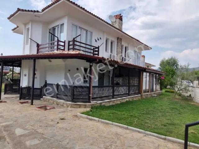 Fethiye Çiftlik Te Satılık Denize Yürüme Mesafesi Site İçi Villa