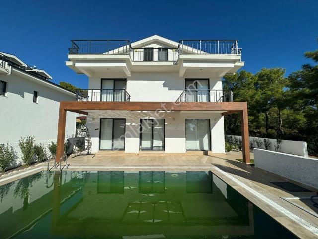 Fethiye Çiftlik' De Satılık 4+1 Müstakil Havuzlu Villa