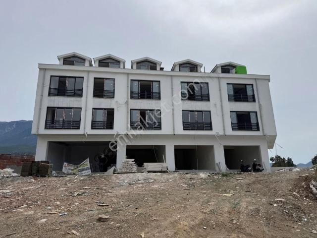 Fethiye Karaçulha Çevreyolunda Asansörlü 1+1 Satılık Köşe Daire