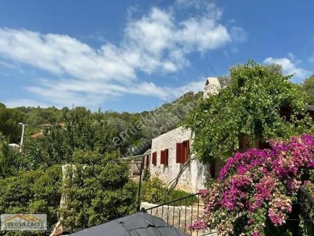 Fethiye Kayaköyde Restorasyonu Yapılmış Havuzlu Taş Ev