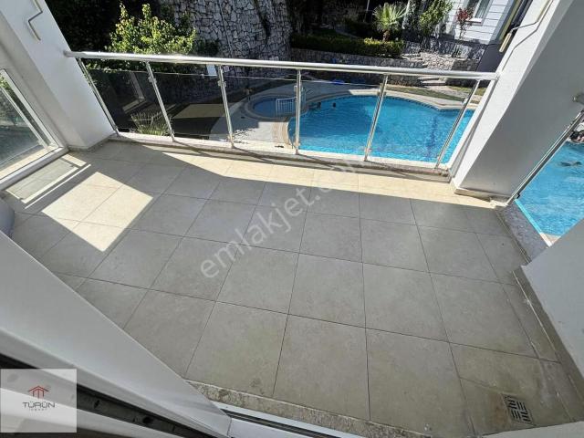 Fethiye Patlangıç Mahallesinde Havuzlu 3+1 Satılık Daire