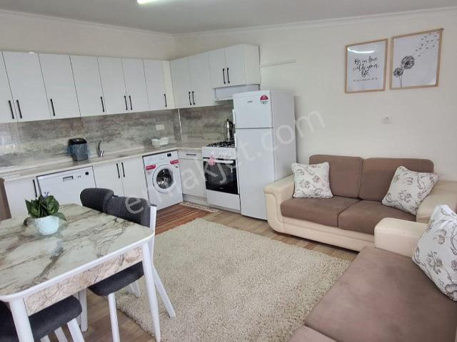Fethiye Tuzla Mahallesi'nde Merkezi Konumda Eşyalı Kiralık 3+1 Daire