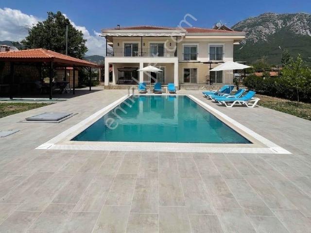 Fethiye Üzümlü Kiralık 7+1 Havuzlu Eşyalı Müstakil Villa