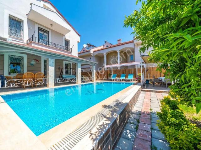 Fethiye'de Özel Havuzlu Bahçeli Full Eşyalı Kiralık Villa