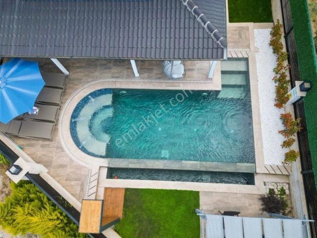 Fethiye'de Müstakil,full Eşyalı Özel Havuzlu 4+1 Kiralık Villa
