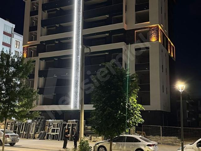 FETİH CADDESİ İL JANDARMA KOMUTANLIĞI'NA YAKIN SATILIK LÜKS 3+1