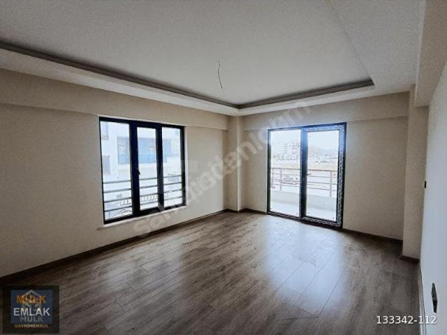 FETİH CD. KAP. OTOPARKLI 2+1 SİTE İÇİ ARAKAT SIFIR KİRALIK DAİRE
