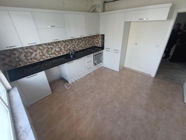 Fetih Caddesinde Arakat Yerden Isıtmalı Kiralık Daire