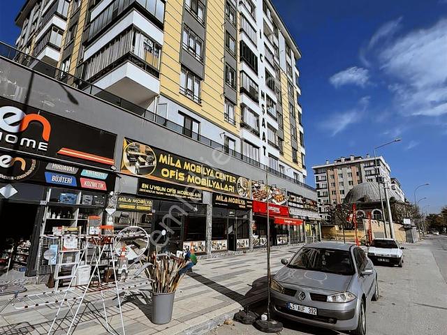 Eminevime Uygun Fetih Caddesine Cephe Çok Bakımlı Geniş 3+1