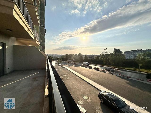 Fetihtepe geniş teraslı cadde cephe 2+1